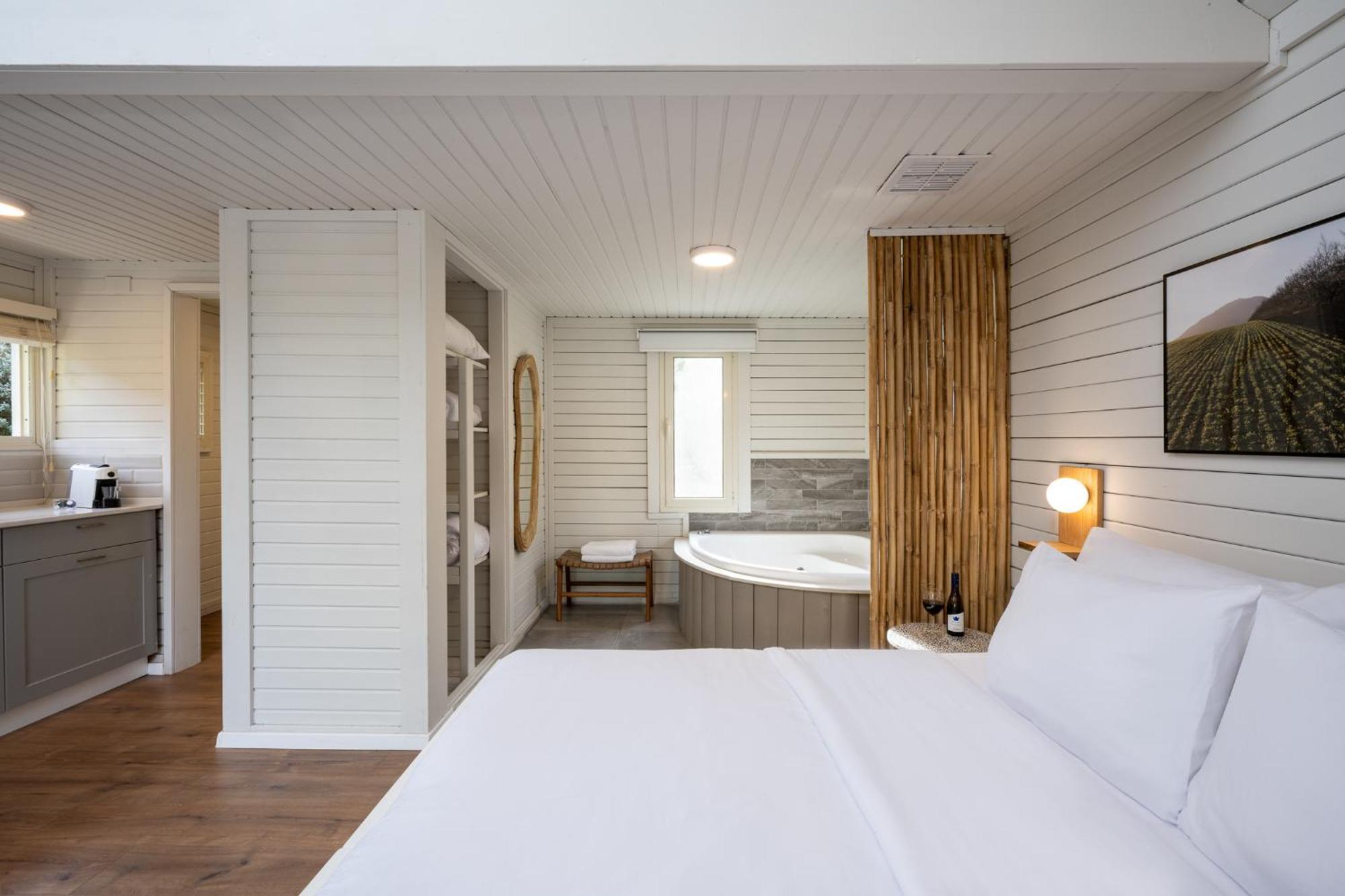 Nir David Country Lodge Номер фото